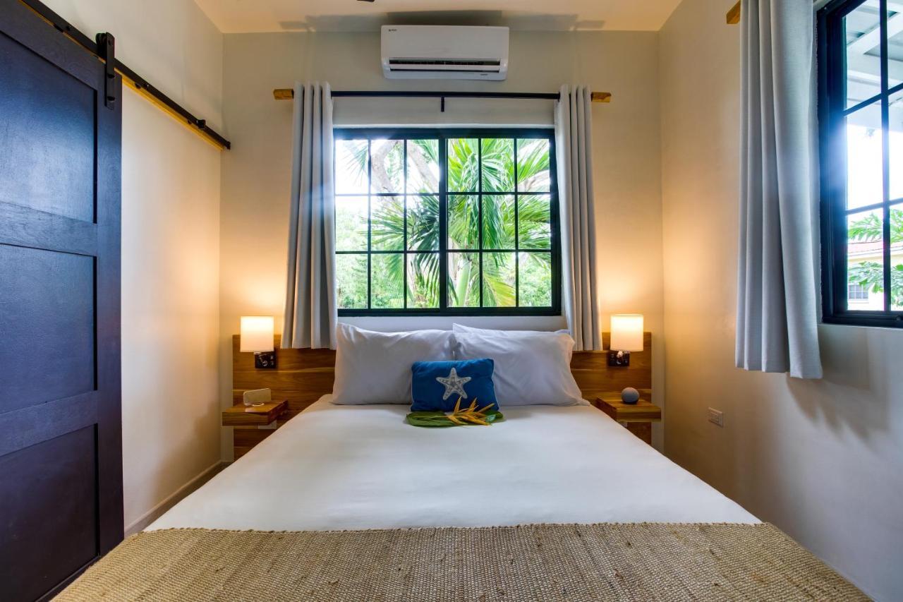 The Sea Glass Inn Placencia Exterior photo